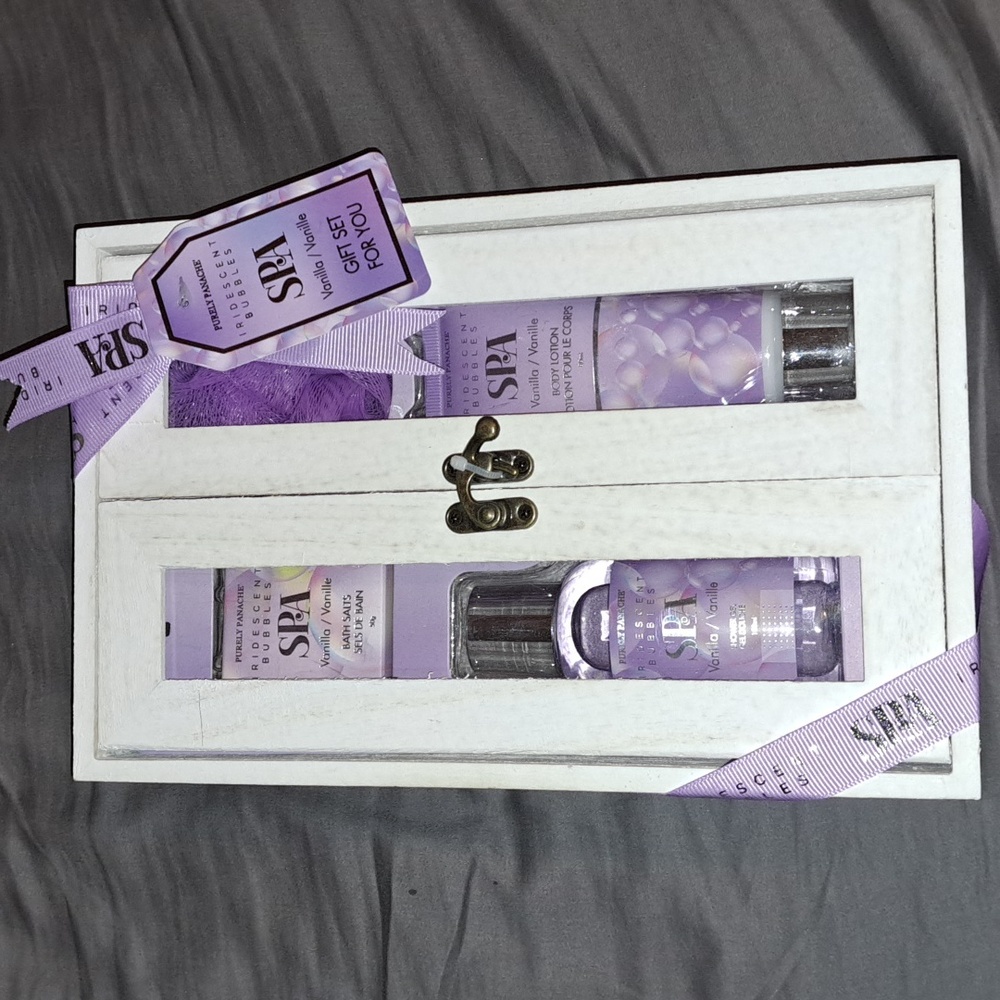 ✨️NWT✨️ Purely Panache Spa Gift Set: Vanilla Shower Gel, Body Lotion, Bath Salts